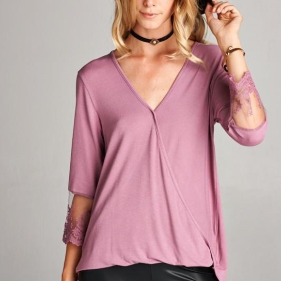 Gipsy VNeck Loose Fit Mauve Top w lace - Picture 3 of 3